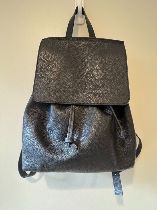Vittoria Napoli Genuane Leather Backpack – Black – Made in Italy ? main image 9